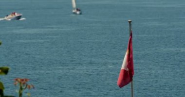 4k, Brienzersee Bayrak, İsviçre - Dereceli ve stabilize versiyonu. Kameradan doğrudan yerel malzemeyi de izleyin.