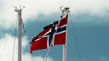 Norveç, mavi gök bayrağı