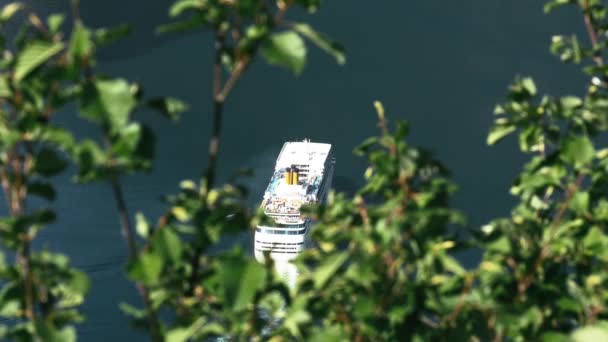 Crucero en fiordo, Noruega — Vídeos de Stock