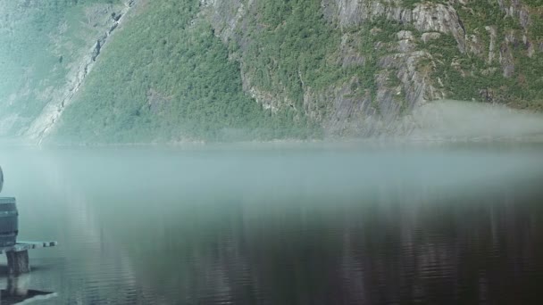 Viking Longboat en un muelle en Noruega, Epic FullHD VisualFX disparo — Vídeo de stock