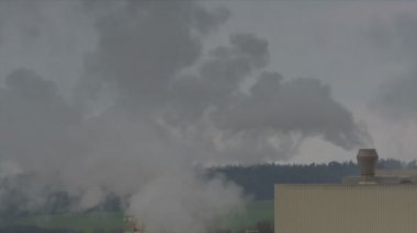 Duman yığını, hava kirliliği ile kimyasal fabrika