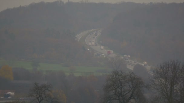 Trafic sur Autobahn allemand, Voitures et camions — Video