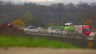 Alman Autobahn, otomobil ve kamyon trafiği