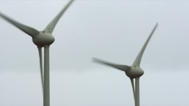 1080p, windmolens, windturbines, windgenerators — Stockvideo