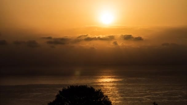 4 k zonsopgang boven de Oceaan, Sardinië — Stockvideo