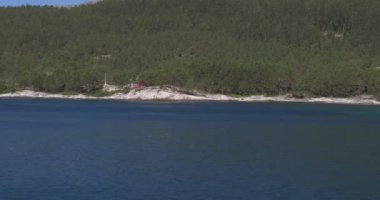 4k, Norveç, bir fiyort kıyı şeridi boyunca tekne turu