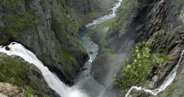 4K, Gorge, Voringsfossen vattenfall, Norge — Stockvideo