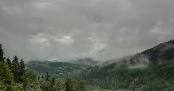 4K, эпический и драматический временной разрыв в районе Опплэнд в Норвегии — стоковое видео