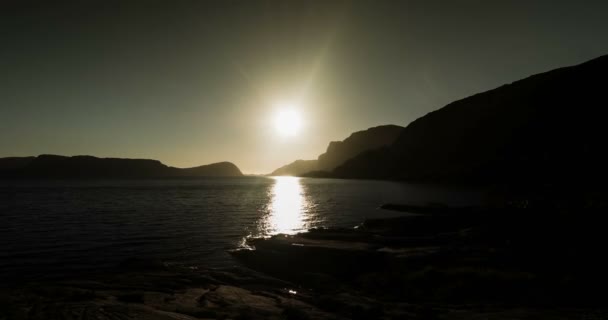 4K, épico y dramático lapso de tiempo de puesta de sol de la zona de Rutledalen en Noruega — Vídeos de Stock