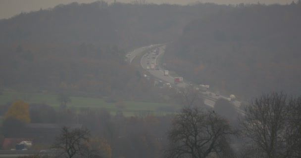 Alman Autobahn, otomobil ve kamyon trafiği — Stok video