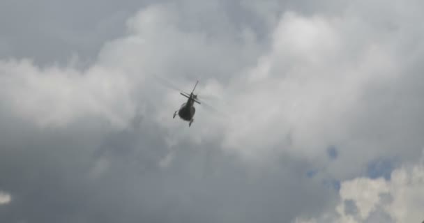 4k, ελικόπτερα στην κοιλάδα Restonica, Κορσική — Αρχείο Βίντεο