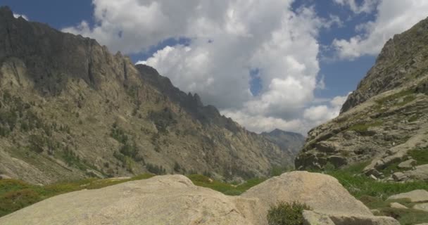 4k, Restonica Valley zoomt en pannen, Corsica — Stockvideo