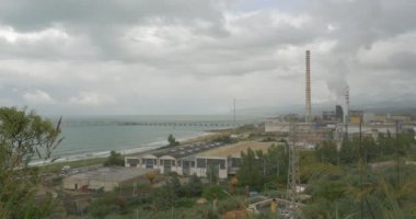 4k, Polluting fabrika Sicilya herhangi bir yerinde