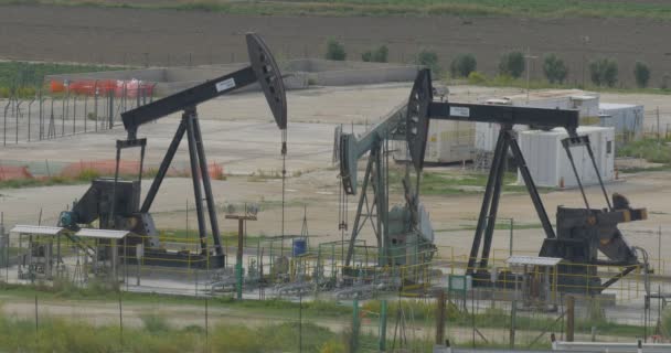 4k, Oilpumps na Sycylii, Włochy — Wideo stockowe