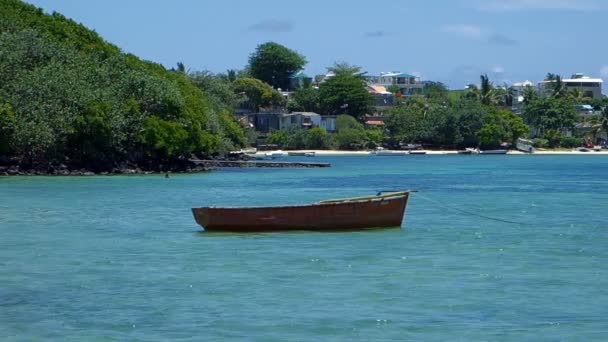 Krásná pláž, Trous Aux Biches, Mauricius — Stock video
