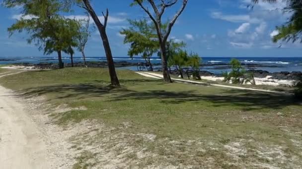 Hermosa playa, Trous-Aux-Biches, Mauricio — Vídeos de Stock