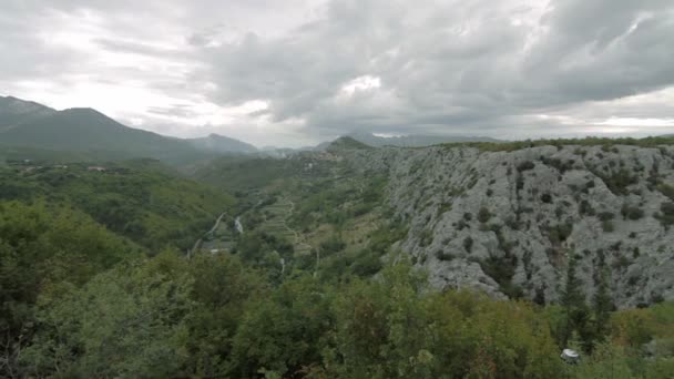 Вид на ущелье в Задварье, Хорватия — стоковое видео