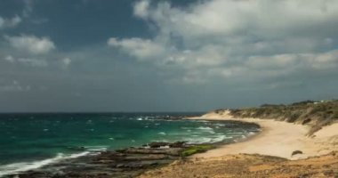 Bulutlar üzerinde okyanus zaman atlamalı Tarifa Beach, Endülüs, İspanya