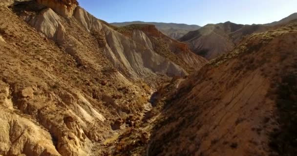 Vista aérea 4k en el desierto, Sierra Alhamila, España — Vídeos de Stock