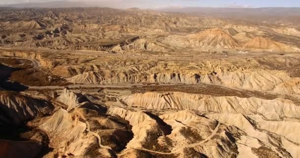 Vista aérea 4k en el desierto, Sierra Alhamila, España — Vídeo de stock