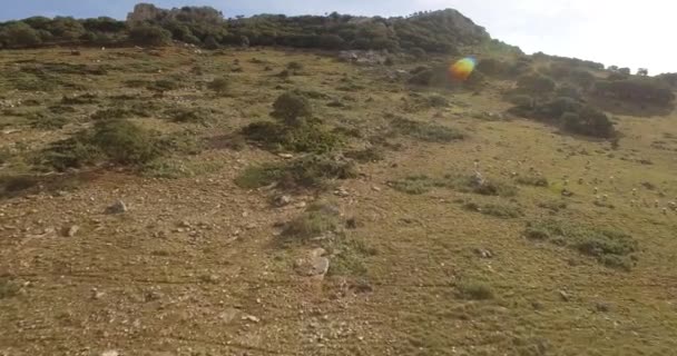 4K Aerial, survol d'un terrain plat, Sierra De Las Nieves, Andalousie, Espagne 