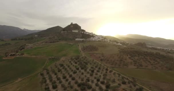 4K Aerial, Voos sobre lago barreira em Espanha, Embalse De Zahara, Andaluzia — Vídeo de Stock