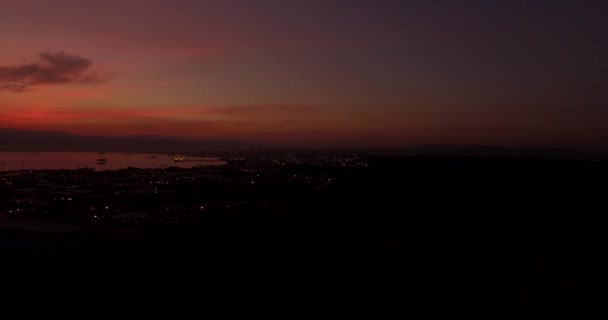 Gibraltar, İspanya yakınındaki 4 k hava, gün batımı ve gece uçuş — Stok video