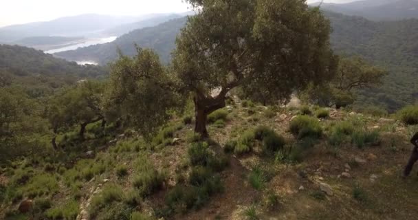 4K antenn, flyg över Barrier Lake i Spanien, Embalse de Guadarranque, Andalusien — Stockvideo