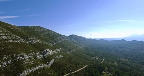 4K Aerial, Vakker utsikt over en fjellkjede i Spania – stockvideo