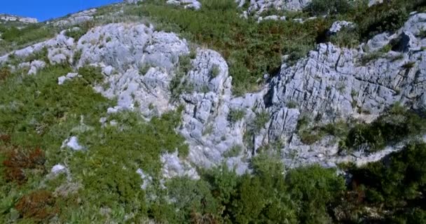 4k Antenne, schöne Aussicht über eine Bergkette in Spanien — Stockvideo