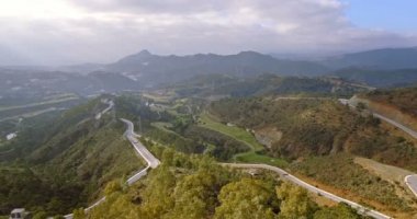 4k Aerial, Golf sahası ve saç tokası virajları, Endülüs, İspanya