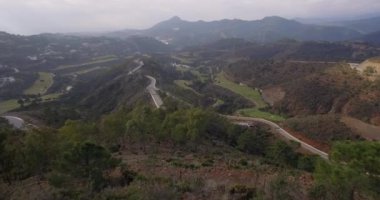 4k Aerial, Golf sahası ve saç tokası virajları, Endülüs, İspanya