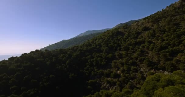 4k антенна, летать в горах с видом на Ла Капельянье, Андалусия, Испания — стоковое видео