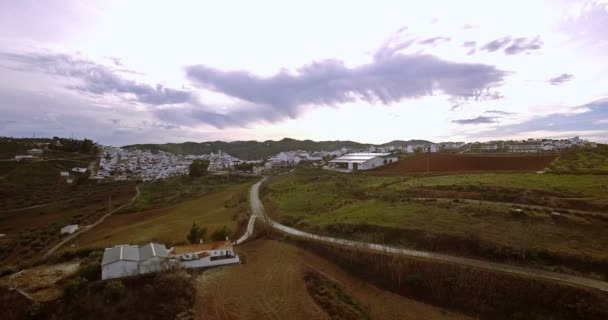 4 k 天线、 飞行的壮硕，西班牙安达卢西亚自治区域上 — 图库视频影像
