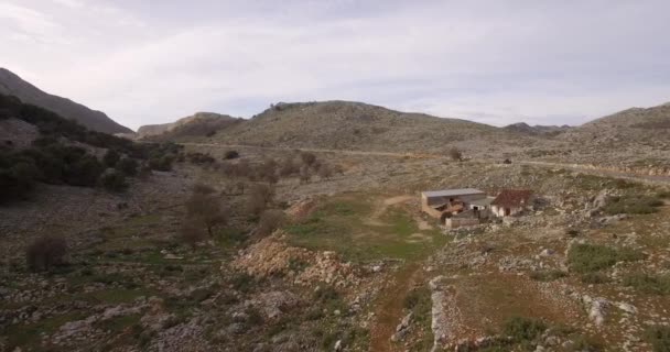 Aérea 4K, Vuelo sobre campos pedregosos y tierras planas, Andalucía, España — Vídeos de Stock