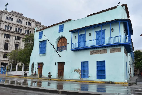 Modrá Budova San Antoniu Los Banos Cuba Deštivého Dne — Stock fotografie