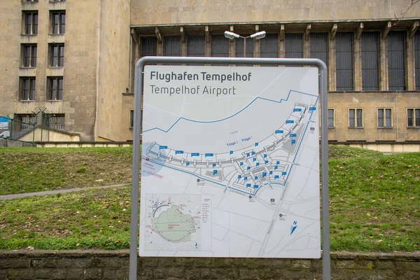 Berlini Tempelhof Repülőtér Elhagyatott Bejárati Térképe — Stock Fotó