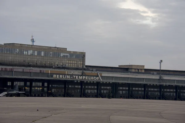 Feldlandschaft Während Der Coronavirus Pandemie Flughafen Tempelhof Tempelhof — Stockfoto