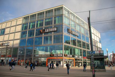 Berlin alışveriş merkezi manzarası Alexanderplatz MItte Berlin