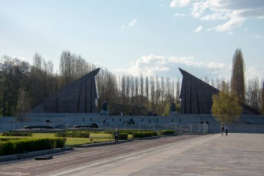 Sovyet savaş anıtı Friedrichschain Berlin 'deki Treptower Parkı' nda.