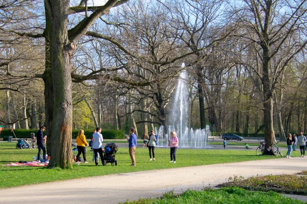 Fontaine Dans Scène Jardin Parc Treptower Friedrichschain Berlin — Photo