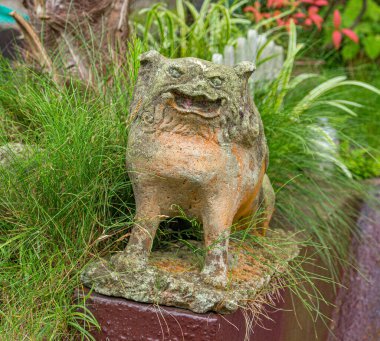 Küçük taş komanu. Kanazawa, Japonya.