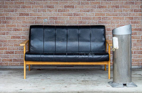 Public Smoking Area Old Sofa Chair Cigarette Ash Bin Kanazawa — Stock Photo, Image