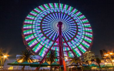 Kobe Limanı, Japonya 'da dönme dolap..