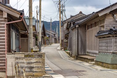 Monzenmachi, Japonya Denizi, Ishikawa Bölgesi, Japonya 'nın Noto yarımadasının batı kıyısında küçük bir köy..