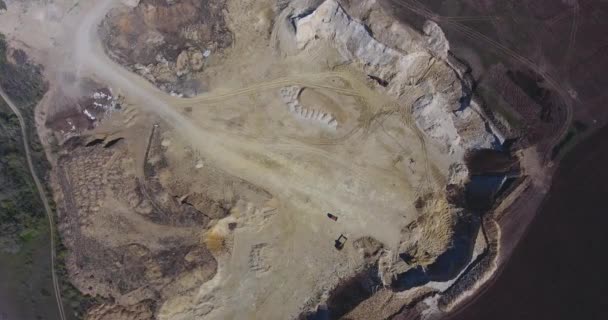 Luftaufnahme Von Flachen Sandsteinbruch Mond Geheimnisvolle Landschaft Beruhigender Farbe — Stockvideo