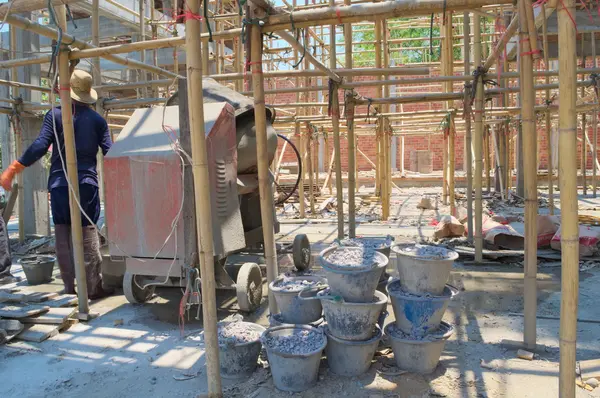 La casa de construcción de detalle con estructura de bambú — Foto de Stock