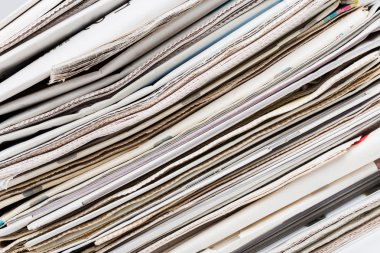 Gazeteler yığını