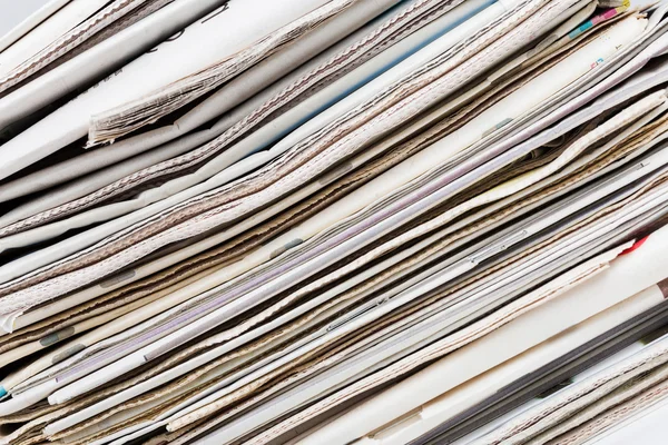 Gazeteler yığını