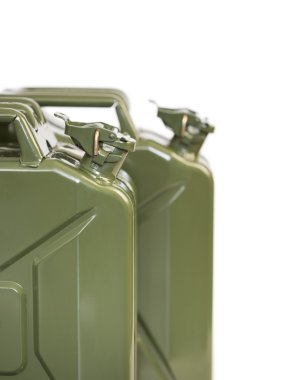 Beyaz üzerine iki lastik